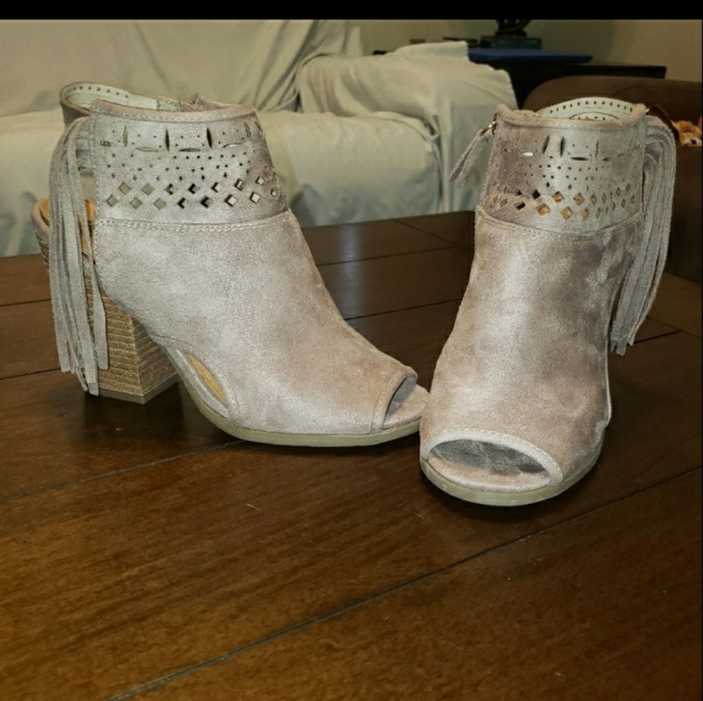 NOT RATED tassel booties 7.5